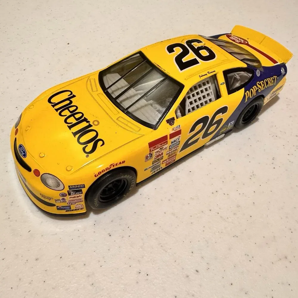 1997 Mattel Hot Wheels 1:24 Scale Nascar Cheerios #26 Johnny Benson Die Cast Car